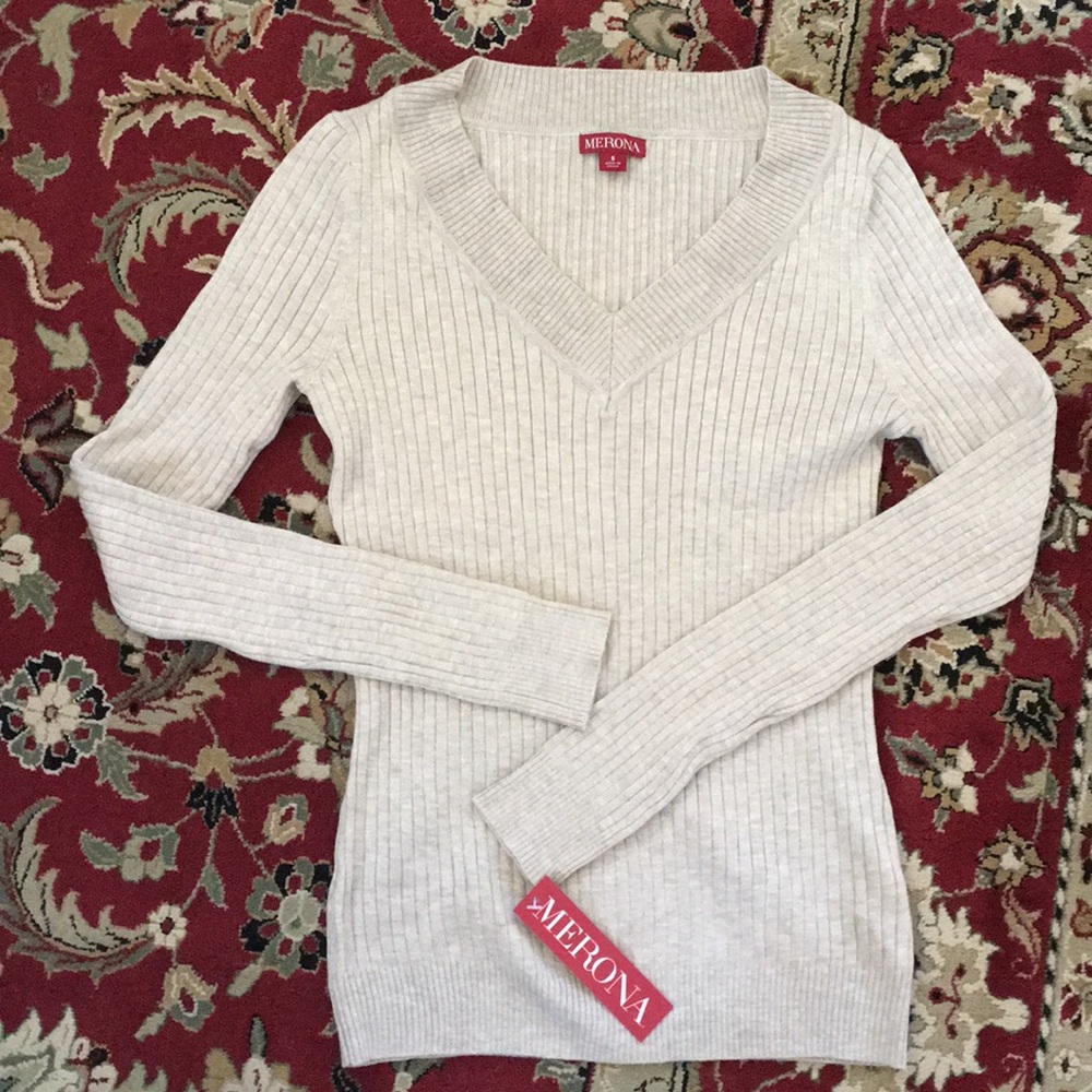 NWT Merona V-Neck sweater